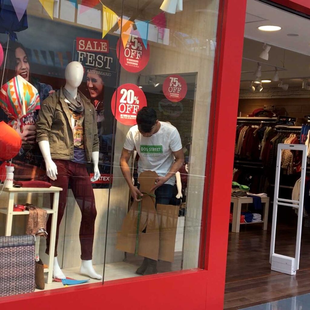 pae-dogstreet-vitrinismo